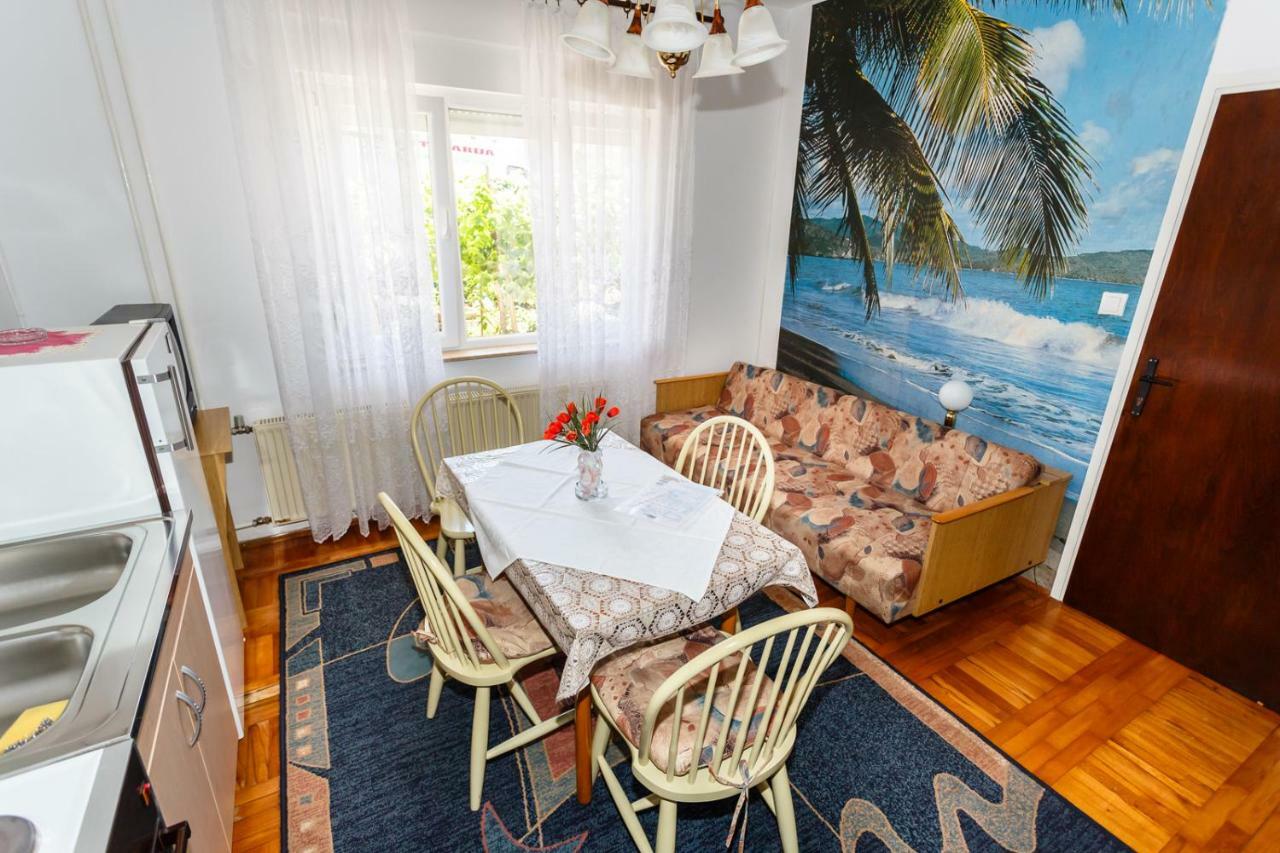 Apartmani Jelica Đảo Krk Ngoại thất bức ảnh