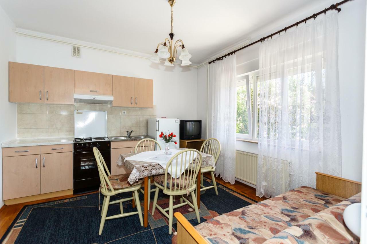 Apartmani Jelica Đảo Krk Ngoại thất bức ảnh